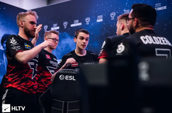 乎天生带着 乎天生带着